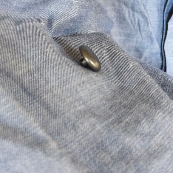 HP🎉- Gap Denim Button Skirt- Great Condition. - Picture 3 of 7